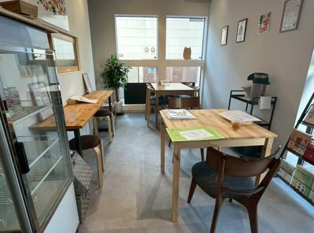 【貸店舗】ESPLANADE VILLAGE １階　カフェ居抜き　長谷