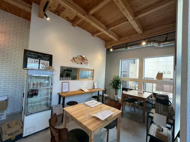 【貸店舗】ESPLANADE VILLAGE １階　カフェ居抜き　長谷