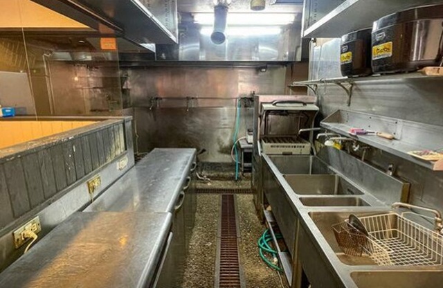 【貸店舗】安岡ビル1階　ラーメン屋居抜き　藤沢